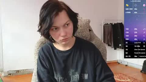 Snapshot of esajukyy chatting on 04-28-26, 02:27 esajukyy online show from 04-28-26, 02:27