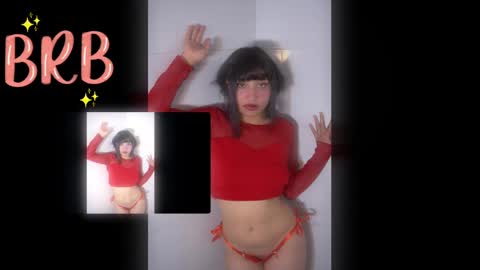 Snapshot of escarlett_wii chatting on 02-23-25, 11:14 SCARLETT online show from 02-23-25, 11:14