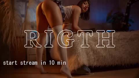 Snapshot of escarlett_wii chatting on 10-28-25, 12:41 SCARLETT online show from 10-28-25, 12:41