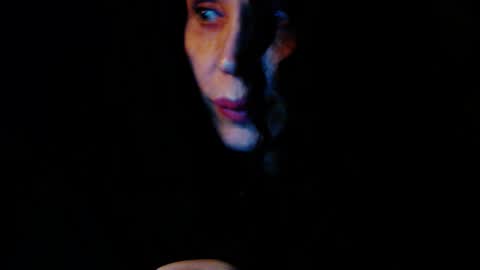 Snapshot of eskeira_ chatting on 03-12-25, 08:31 Esther online show from 03-12-25, 08:31