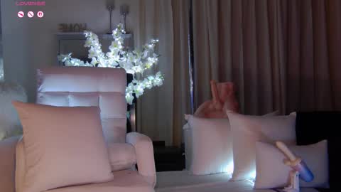 Esther online show from 02-03-26, 09:20