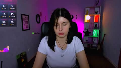 Snapshot of esma_shine chatting on 09-13-25, 03:01 esma_shine online show from 09-13-25, 03:01