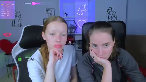 Snapshot of esma_shine chatting on 10-13-25, 07:14 esma_shine online show from 10-13-25, 07:14