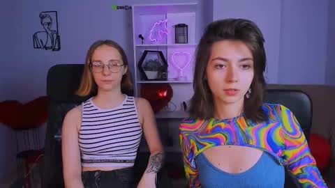 esma_shine online show from 11-12-25, 01:11