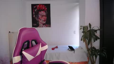 Esmeralda online show from 02-14-26, 07:10