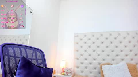 Snapshot of esmeralda_06 chatting on 06-04-26, 02:12 esmeralda online show from 06-04-26, 02:12