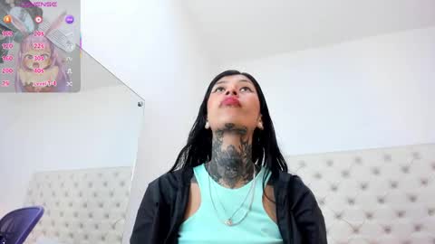 Snapshot of esmeralda_06 chatting on 06-08-26, 03:23 esmeralda online show from 06-08-26, 03:23