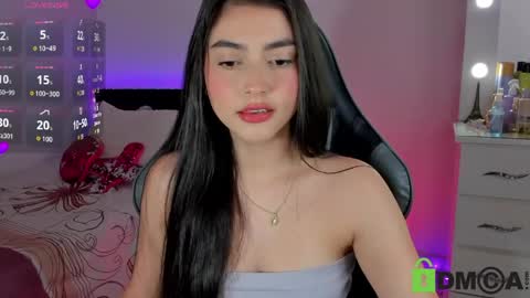 Snapshot of esmeralda_le chatting on 06-07-26, 03:05 Esmeralda online show from 06-07-26, 03:05