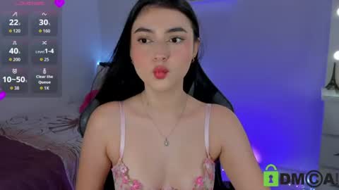 Snapshot of esmeralda_le chatting on 06-14-26, 12:18 Esmeralda online show from 06-14-26, 12:18