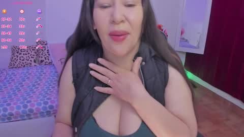 esme online show from 10-06-25, 11:29