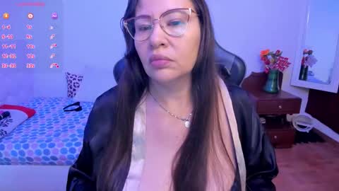 esme online show from 10-12-25, 08:08