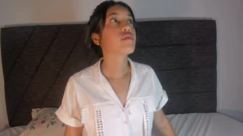 esme online show from 06-03-26, 02:33