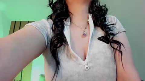 Snapshot of esmeralda_rose__ chatting on 07-03-26, 05:03 esmeralda_rose__ online show from 07-03-26, 05:03