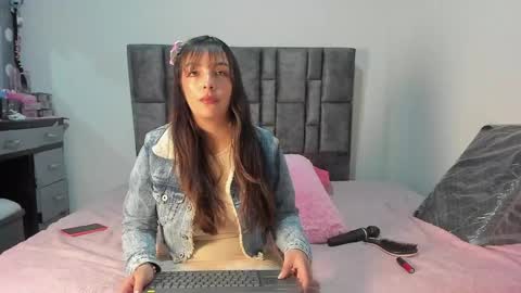 Perla online show from 04-12-26, 10:26