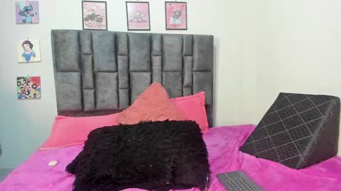 Snapshot of esmeraldaa_sc chatting on 07-10-26, 06:39 Perla online show from 07-10-26, 06:39