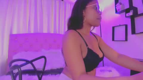 Esmeralda  online show from 03-25-26, 08:48