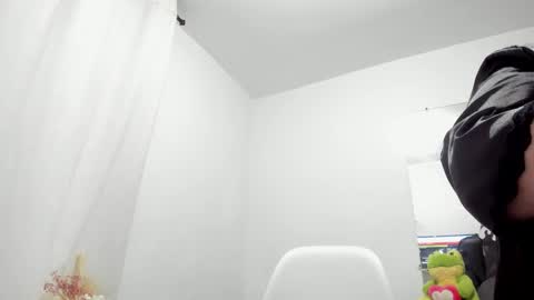 Esmeralda online show from 02-20-25, 01:03