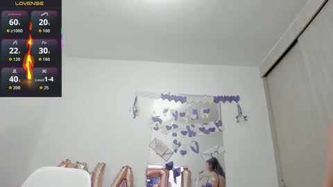 Snapshot of esmeraldo_mfc chatting on 05-04-26, 10:17 Esmeralda online show from 05-04-26, 10:17