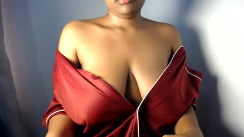Esme online show from 06-29-26, 11:21