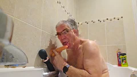 Snapshot of essexb0y chatting on 12-25-24, 07:35 EssexB0y online show from 12-25-24, 07:35