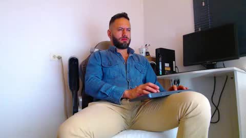 esteban online show from 02-11-26, 03:06