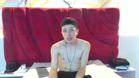 Snapshot of esteban_2102 chatting on 01-08-26, 07:49 ESTEBAN online show from 01-08-26, 07:49