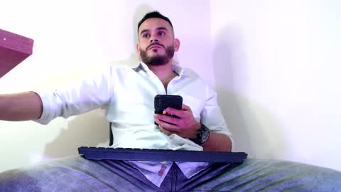 Esteban Fernandez online show from 12-22-24, 04:06