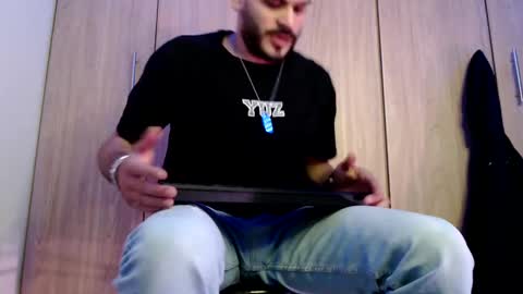 Esteban Fernandez online show from 01-18-25, 03:27