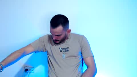 Esteban Fernandez online show from 02-12-25, 08:38