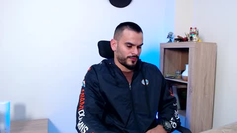 Esteban Fernandez online show from 02-09-26, 06:39