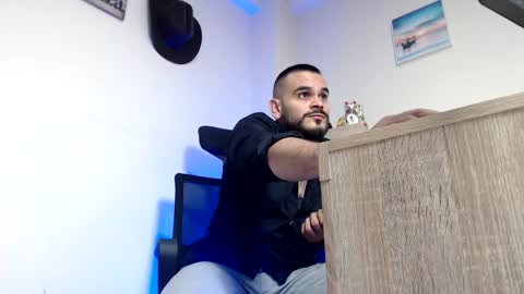 Esteban Fernandez online show from 02-20-26, 04:09