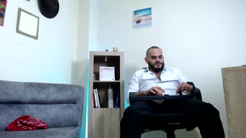 Esteban Fernandez online show from 04-10-26, 06:29