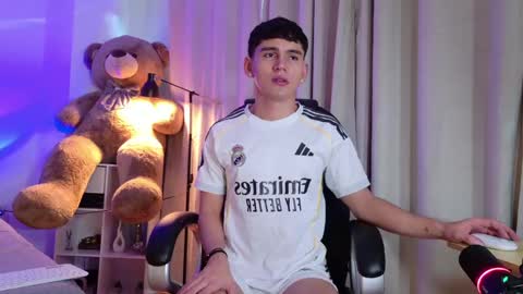 Esteban online show from 05-22-26, 11:49