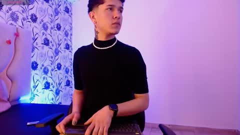 Snapshot of estefan_tay chatting on 02-05-26, 08:35 estefan_tay online show from 02-05-26, 08:35