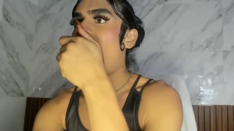 Snapshot of estefani_robles chatting on 06-21-26, 12:57 estefani robles online show from 06-21-26, 12:57