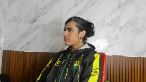 Snapshot of estefani_robles chatting on 06-28-26, 01:22 estefani robles online show from 06-28-26, 01:22