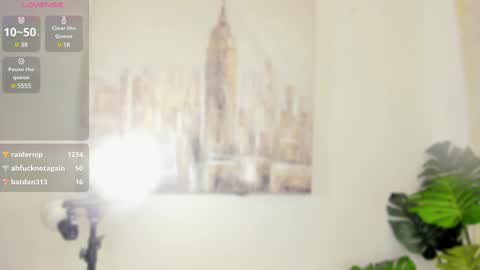 Snapshot of estefanyy_ chatting on 02-17-25, 05:43 estefany online show from 02-17-25, 05:43