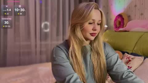 Estella online show from 01-12-26, 03:06