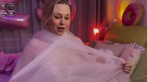 Estella online show from 04-18-26, 07:58