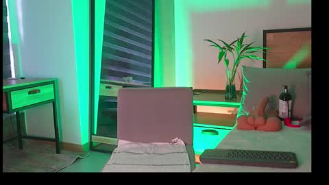 EstephanyBellerose online show from 01-15-26, 01:16