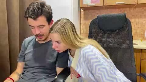 Snapshot of ester_vixen chatting on 10-10-25, 05:45 Ester online show from 10-10-25, 05:45