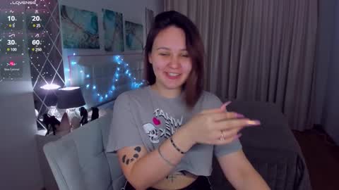 Snapshot of esterkiss chatting on 12-13-24, 07:25 Odelia online show from 12-13-24, 07:25