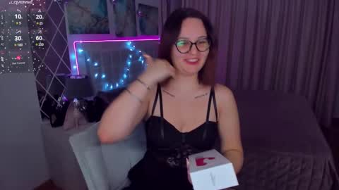 Snapshot of esterkiss chatting on 12-23-24, 05:06 Odelia online show from 12-23-24, 05:06