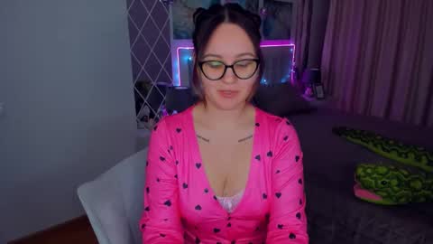 Snapshot of esterkiss chatting on 12-31-24, 08:59 Odelia online show from 12-31-24, 08:59