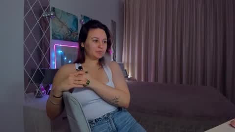 Snapshot of esterkiss chatting on 01-10-25, 06:31 Odelia online show from 01-10-25, 06:31
