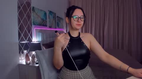 Snapshot of esterkiss chatting on 01-20-25, 04:43 Odelia online show from 01-20-25, 04:43