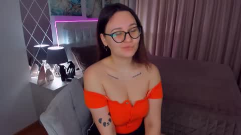 Snapshot of esterkiss chatting on 01-28-25, 06:16 Odelia online show from 01-28-25, 06:16