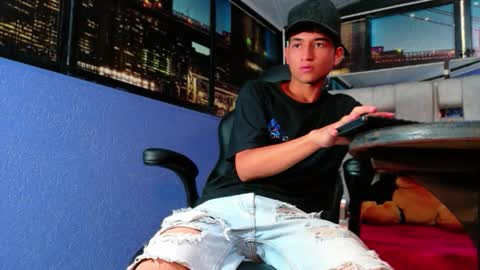 Snapshot of estevenbrown1 chatting on 03-03-26, 12:44 estevenbrown1 online show from 03-03-26, 12:44