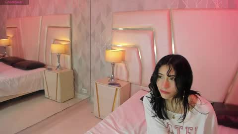   online show from 04-06-26, 01:45