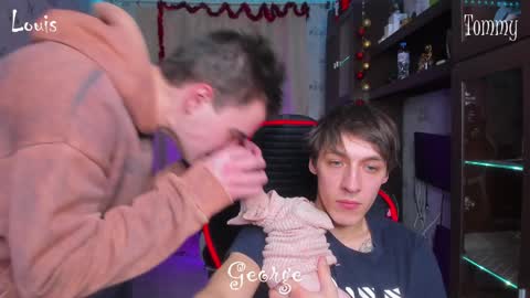 Snapshot of esthetics_boys chatting on 01-02-25, 10:33 LOUIS online show from 01-02-25, 10:33